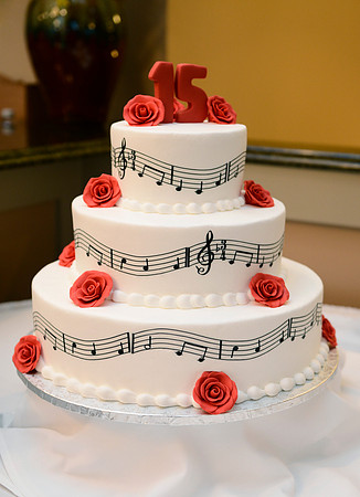 The musically-themed cake.